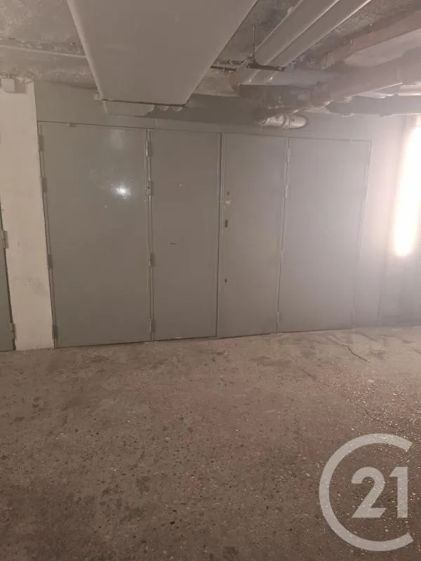Garage/box