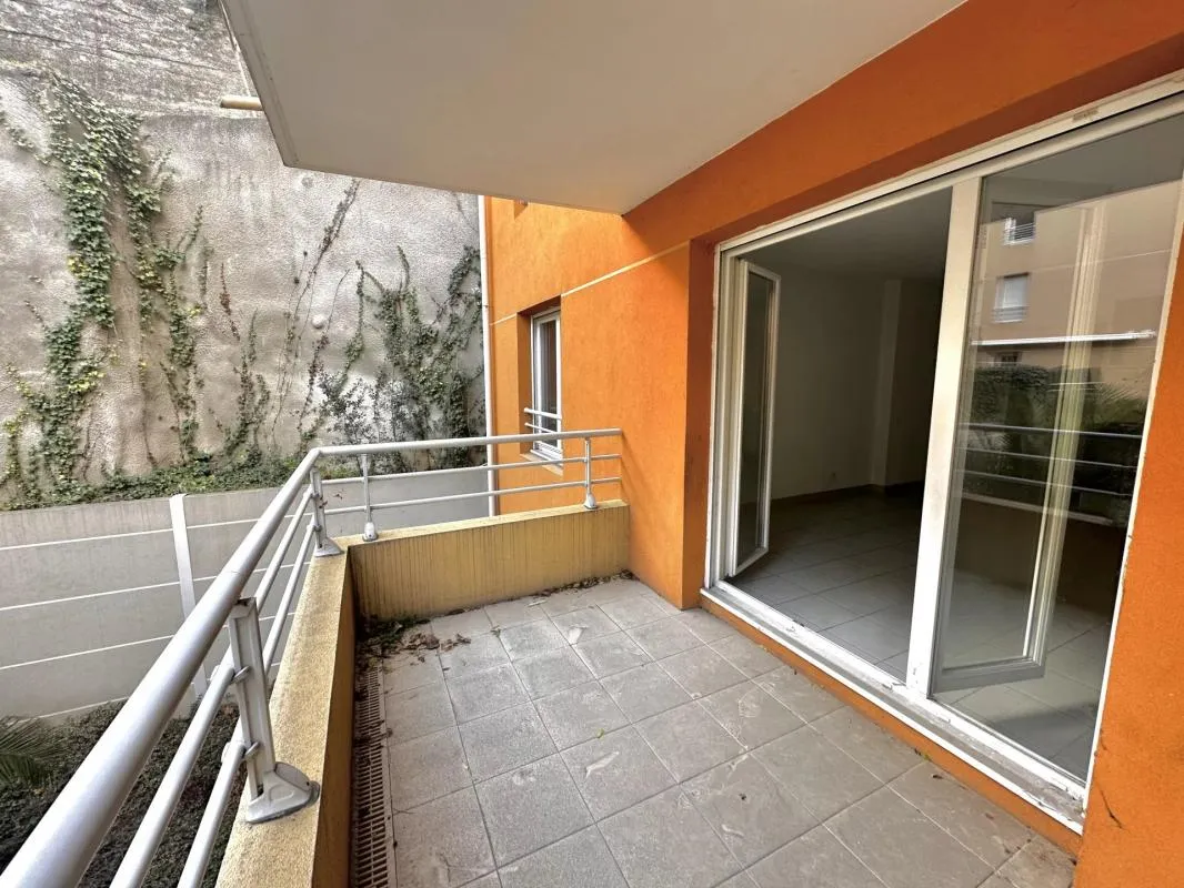 ST ANDRE DE LA ROCHE 3 PIECES PARKINGS TERRASSE