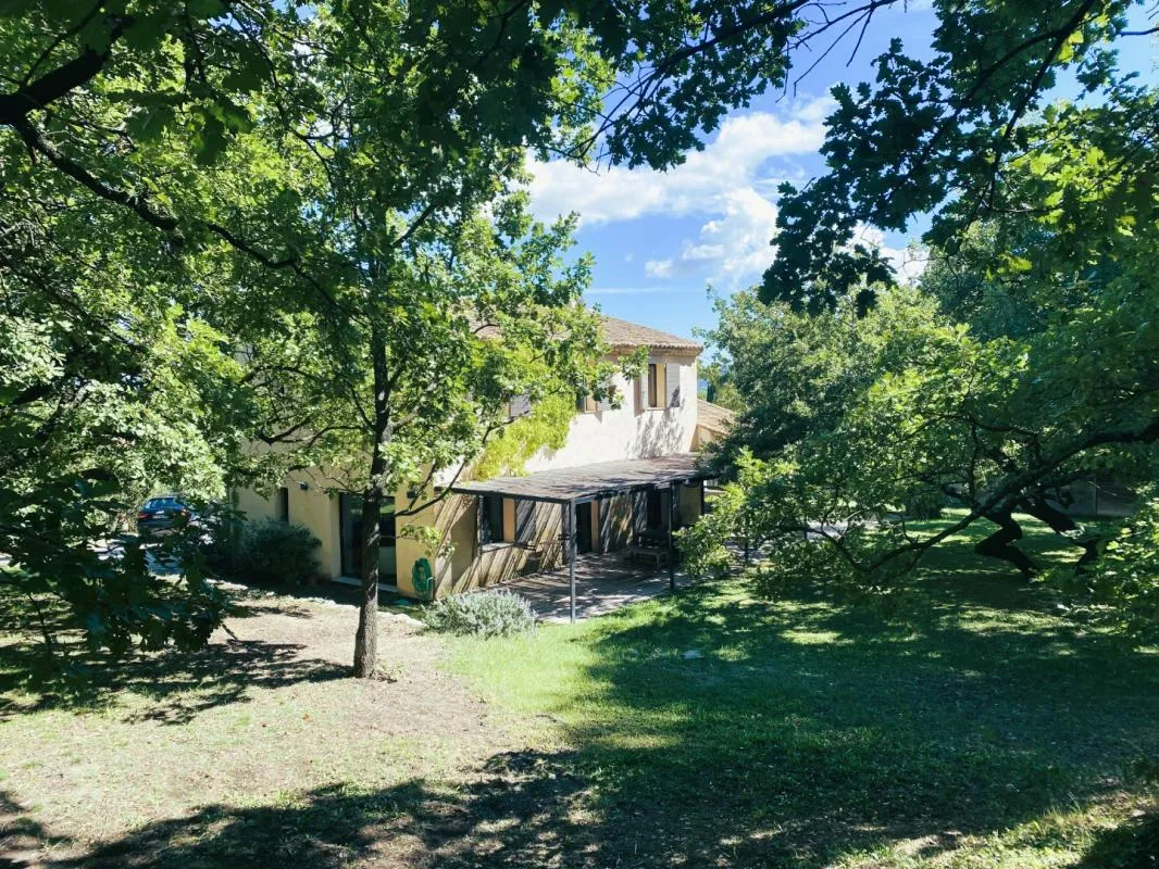 Maison 6 pièces / 220 m² / 1 200 000 EUR / AIX-EN-PROVENCE
