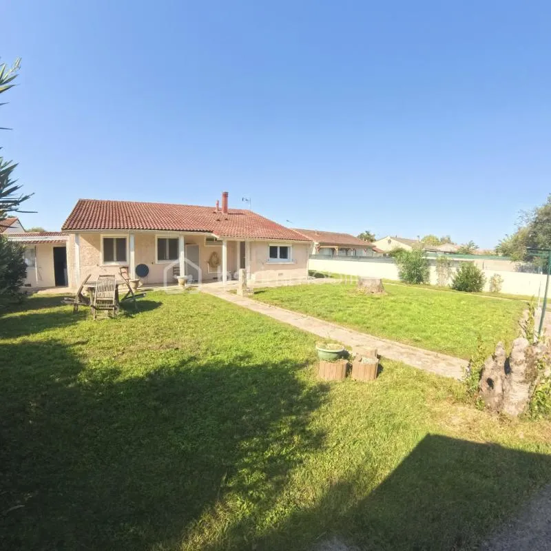 Maison T4 de plain pied sur 700 m2 de terrain clos
