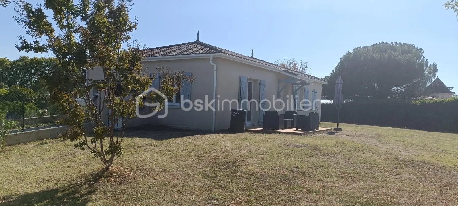 JOLIE MAISON PLAIN PIED - PROCHE COMMODITES - GARAGE - TERRAIN