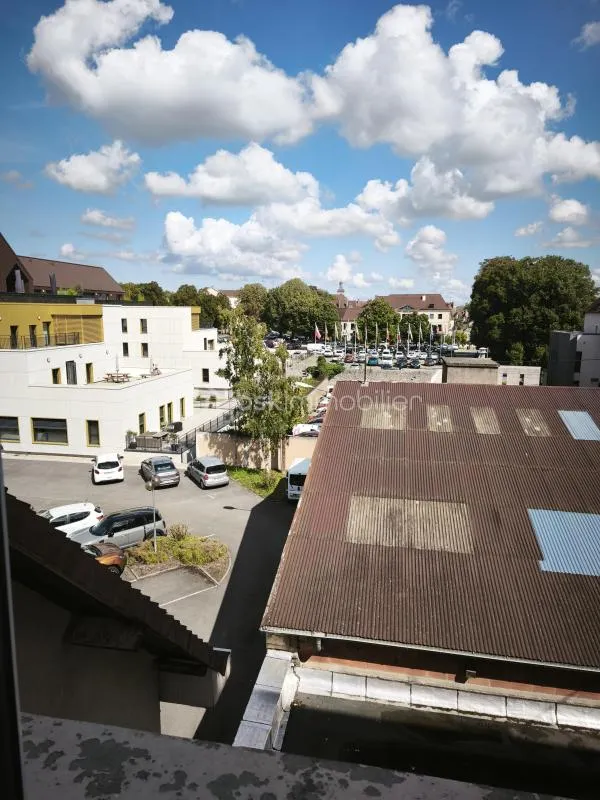A  SAISIR appartement F3 lumineux a DOLE