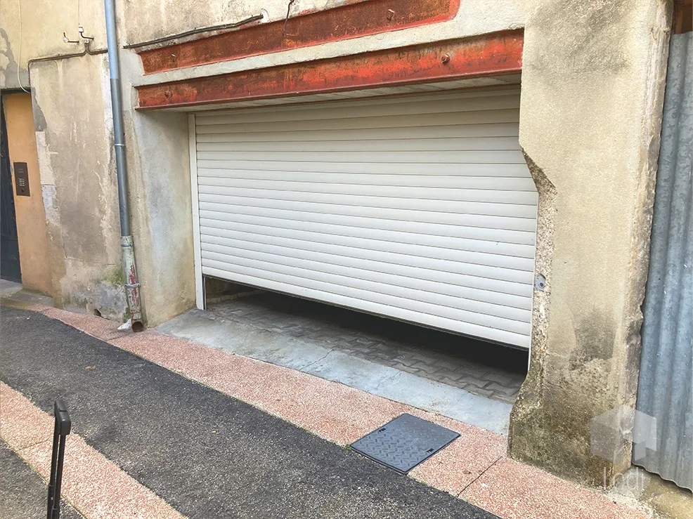 MONTÉLIMAR, garage 30 m2 avec portail électrique