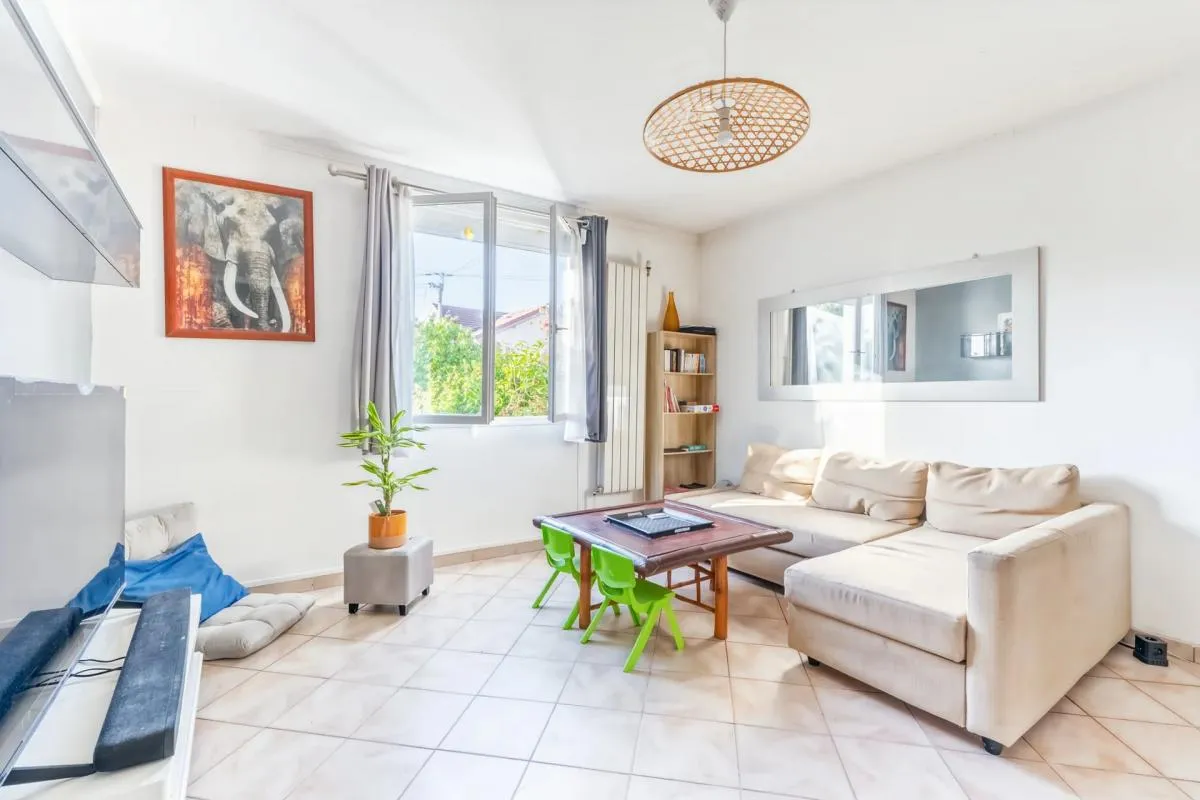 Maison de 5 pièces de 70 m² située à Les Mureaux