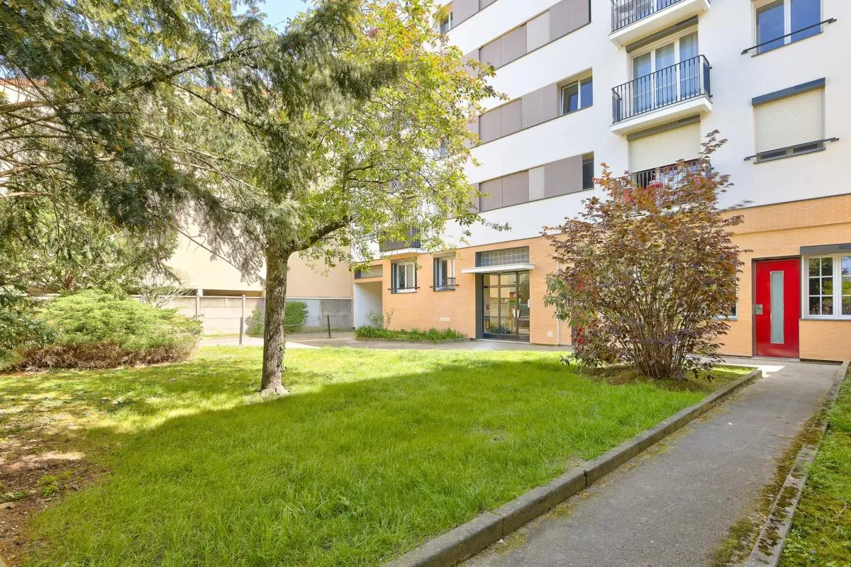 Appartement 4 pièces de 92 m2 en vente à Nanterre - Idéal pour professions libérales ou familles