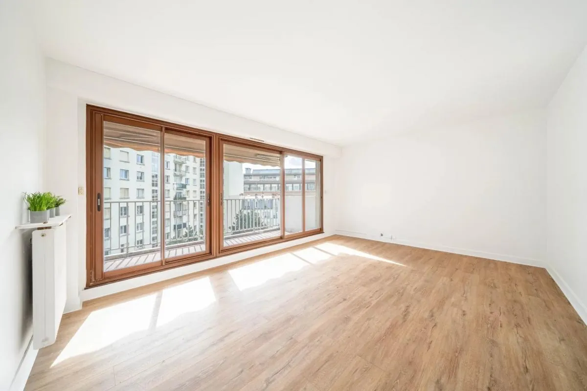 Appartement 4 pièces – 3 chambres - Métro Commerce - Paris XV