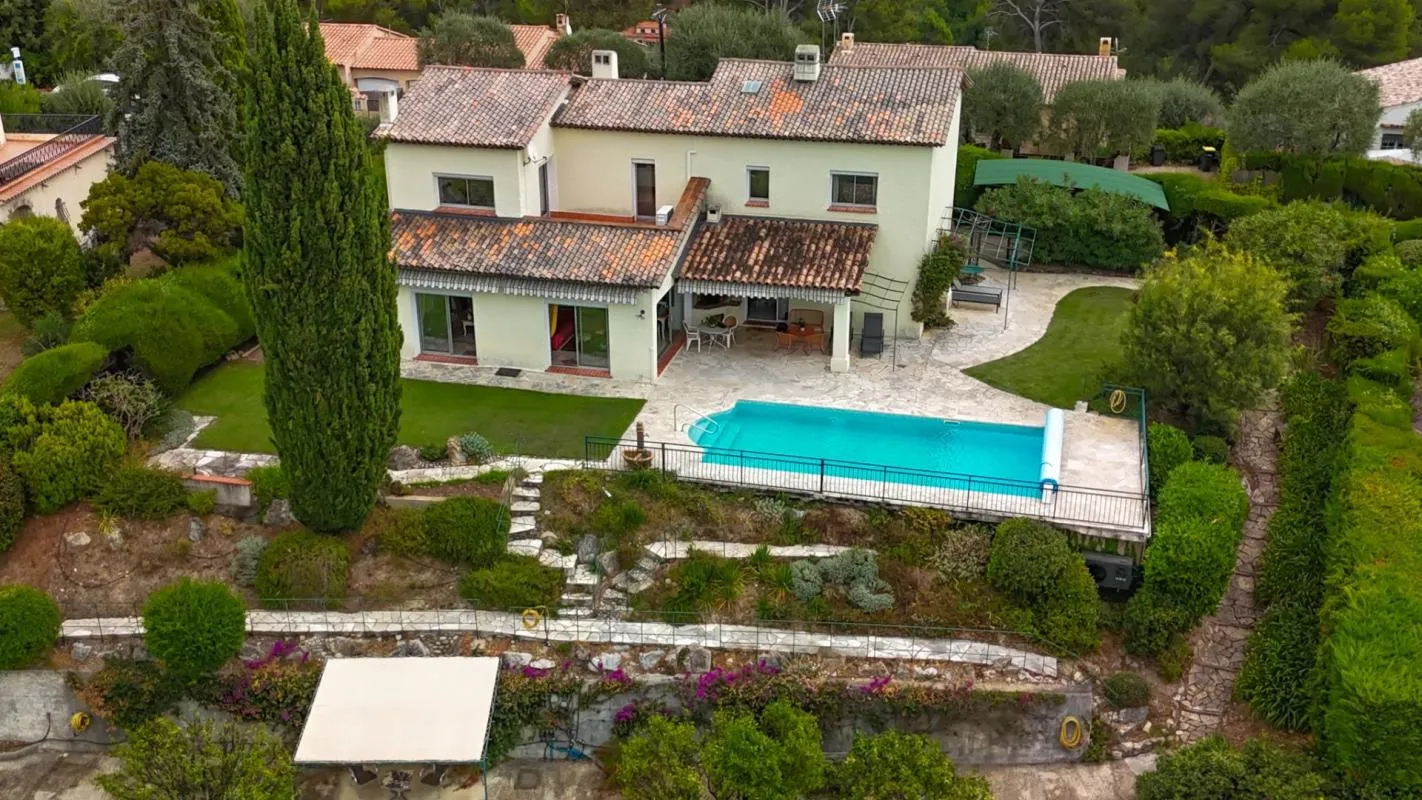 CAGNES SUR MER- Collettes- Villa d’exception 6 pièces -vue mer panoramique & Piscine