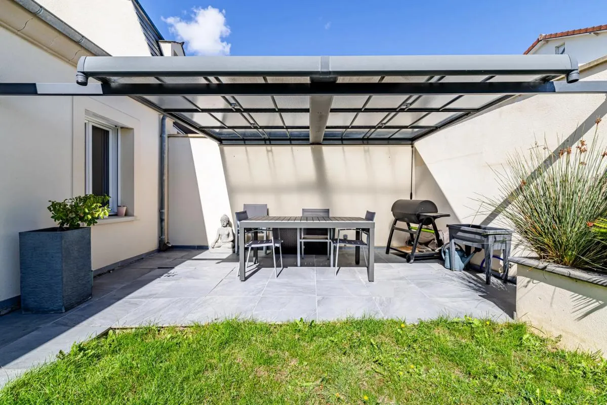 Maison de 8 pièces de 148 m² située à Saint-Brice-sous-Forêt