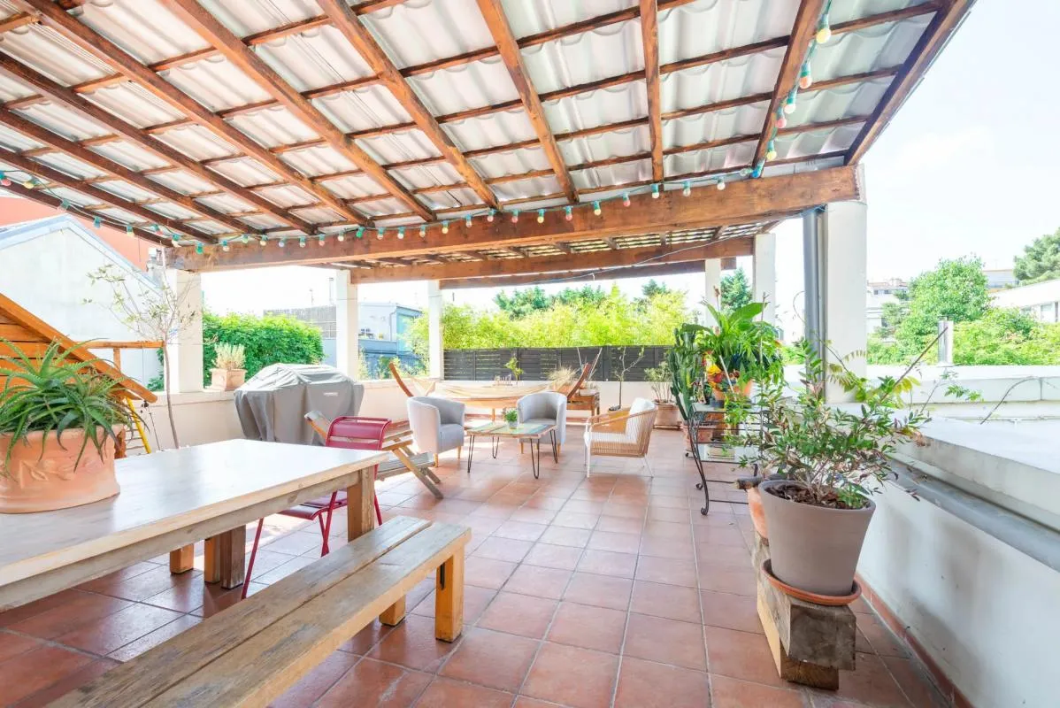 Maison de 7 pièces 159m2 avec salle de sport et terrasse