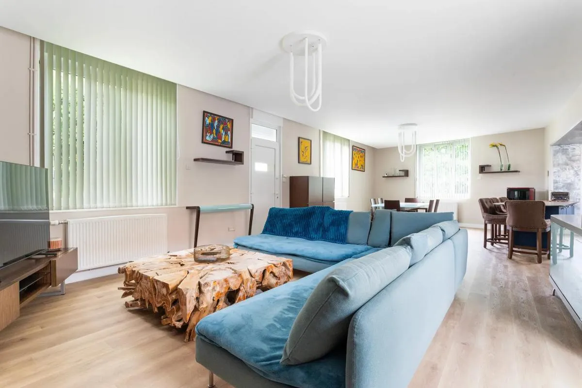 Maison de charme de 280m² en vente à Linzeux