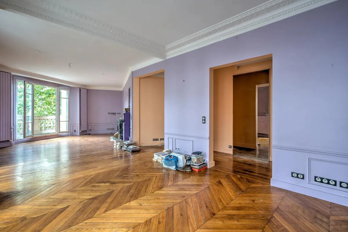 Appartement de 5 pièces de 120 m² situé à Paris