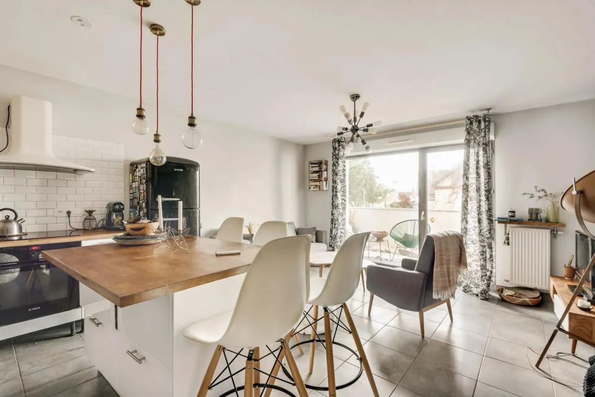 À vendre – Charmant Duplex 3 pièces avec balcon et parking, à 200m du Tram T7