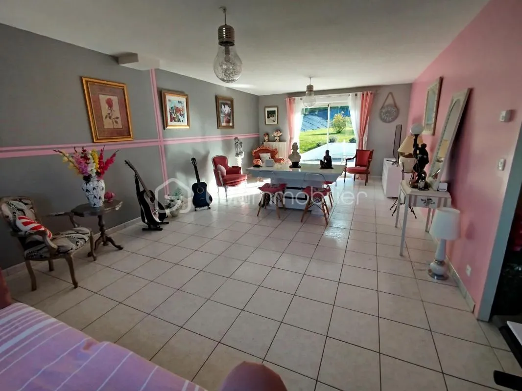 Pavillon de 99 m² avec belles prestations et de qualité soignée, sur terrain clos de 1400 m²