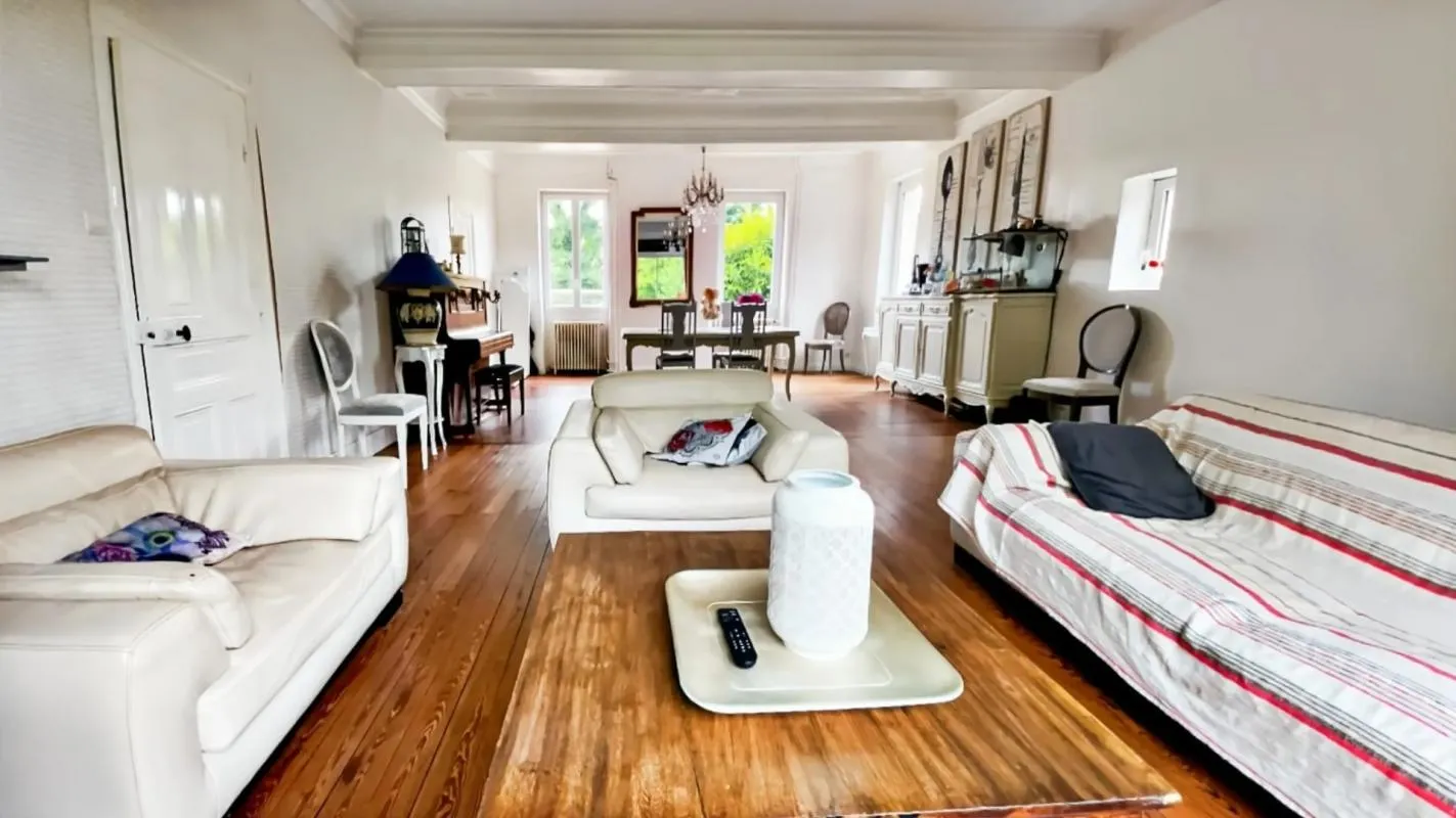 Maison de 9 pièces de 230m² en vente à Blanzy - Idéal pour les familles