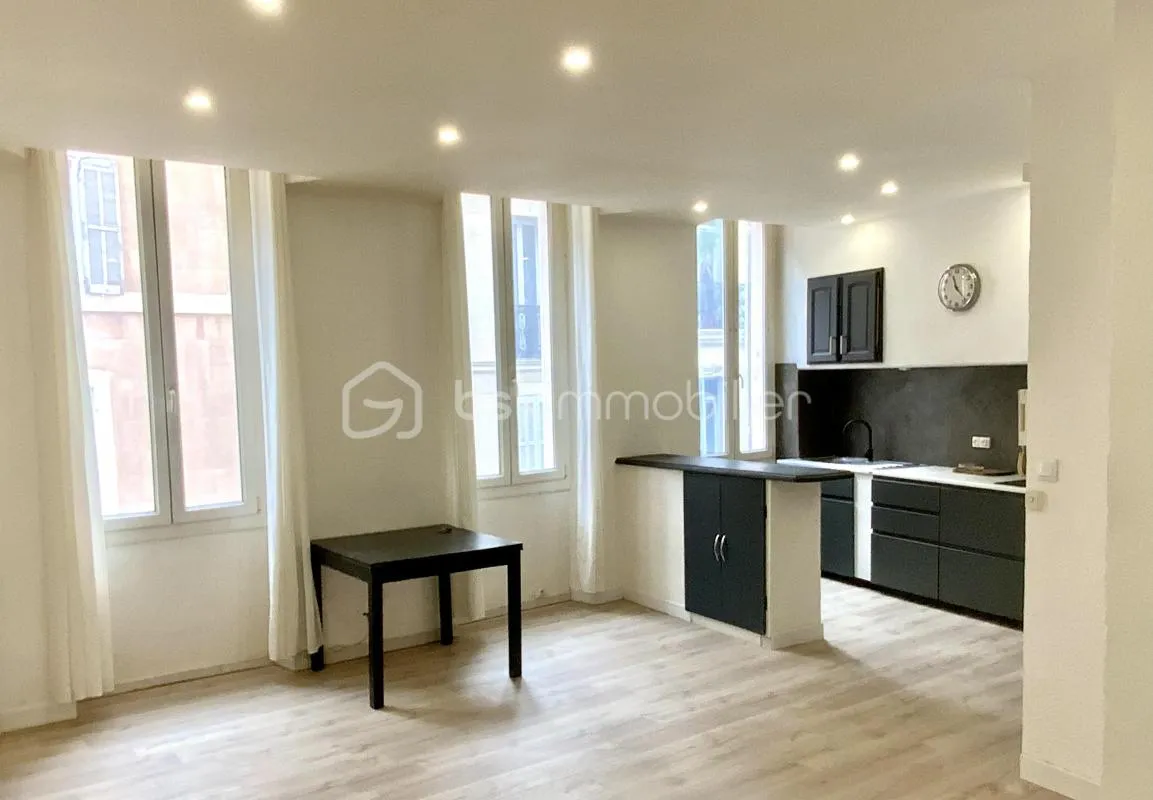 Bel appartement fonctionnel, proximité immédiate Prefecture