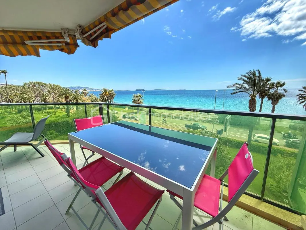 CANNES - VUE MER PANORAMIQUE - APPARTEMENT 3 PIECES - 65M² - TERRASSE 15M² - 30 METRES DE LA PLAGE - GARAGE