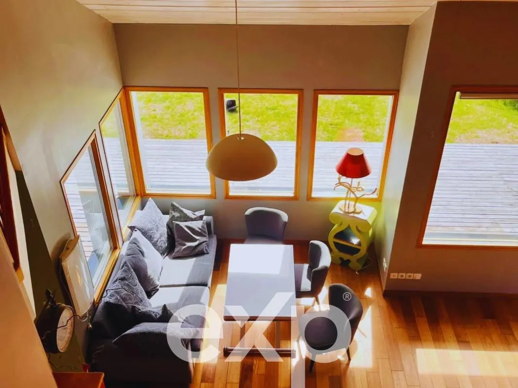Maison familiale avec studio indépendant et vaste terrain