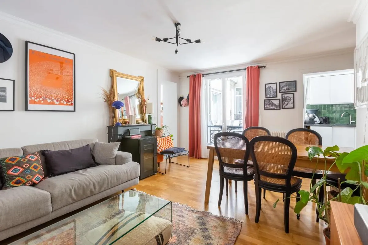 Appartement de 3 pièces de 60 m2 sur cours au calme