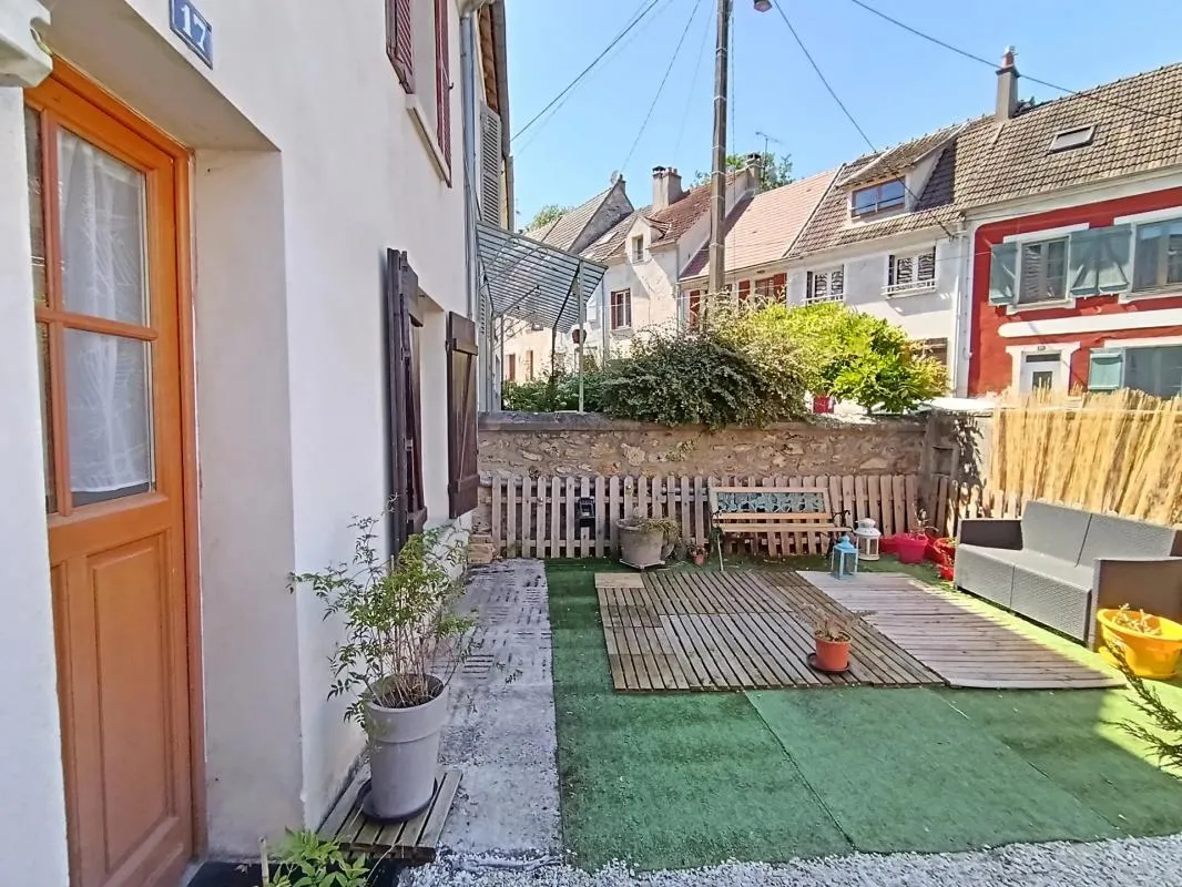 Maison en vente à Saint-Cyr-sur-Morin – Idéal pour les familles