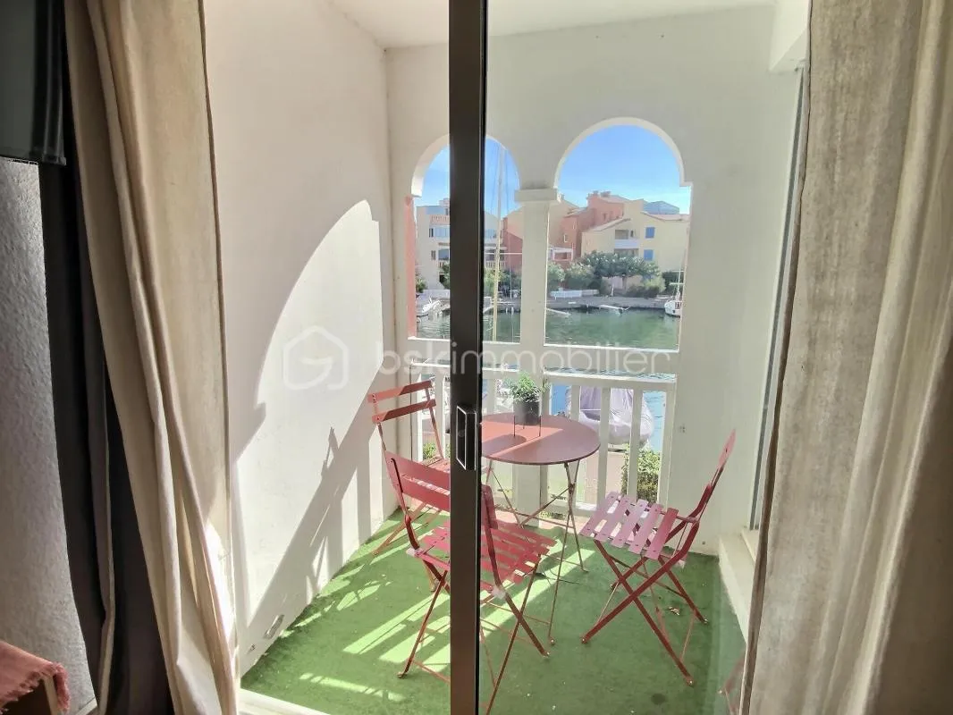 STUDIO CABINE VUE SUR LAC MARIN