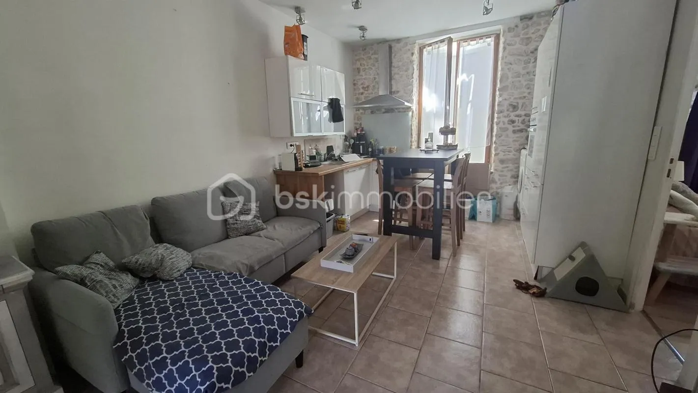 SUPERBE APPARTEMENT EN REZ-DE-JARDIN AVEC TERRASSE