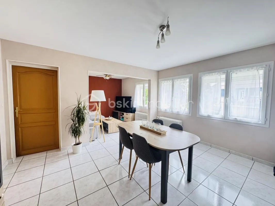 Charmant pavillon avec sous-sol total – 71 m² habitables