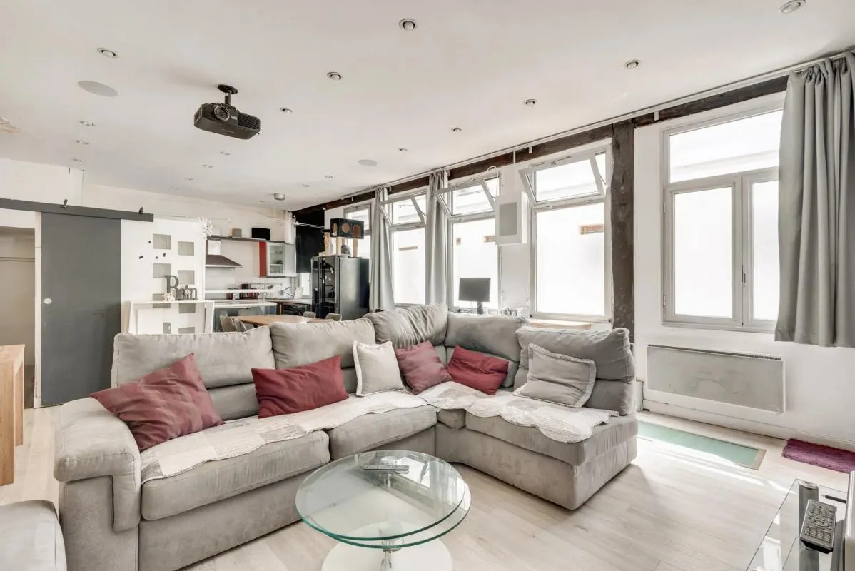 Appartement de 3 pièces de 79 m² situé métro Ledru Rollin