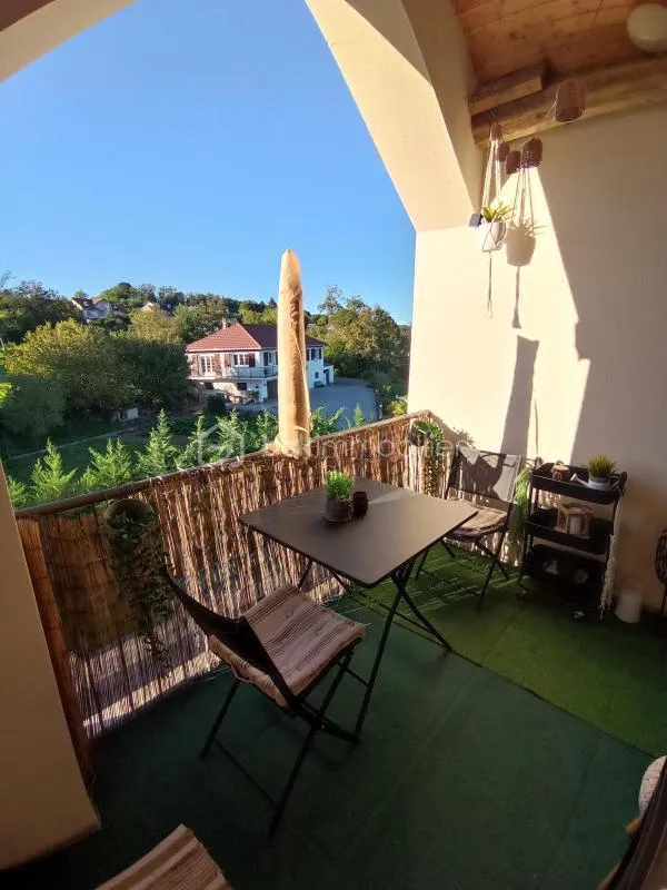 COUP DE COEUR!!!!!  SUPERBE APPARTEMENT T3 DE CHARME AVEC BALCON, SANS VIS A VIS, VUE VERDOYANTE