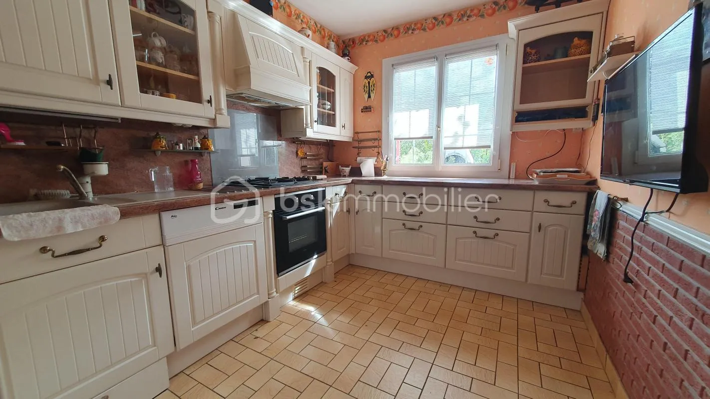 MONTIVILLIERS / MAISON 5 PIECES /3 CHAMBRES/ GARAGE