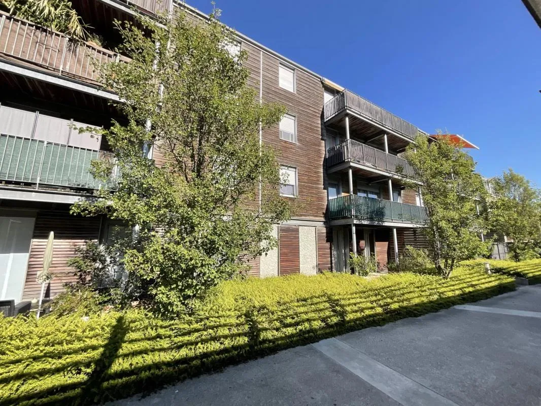 Splendide Appartement, 3 chambres, 2 balcons, garage