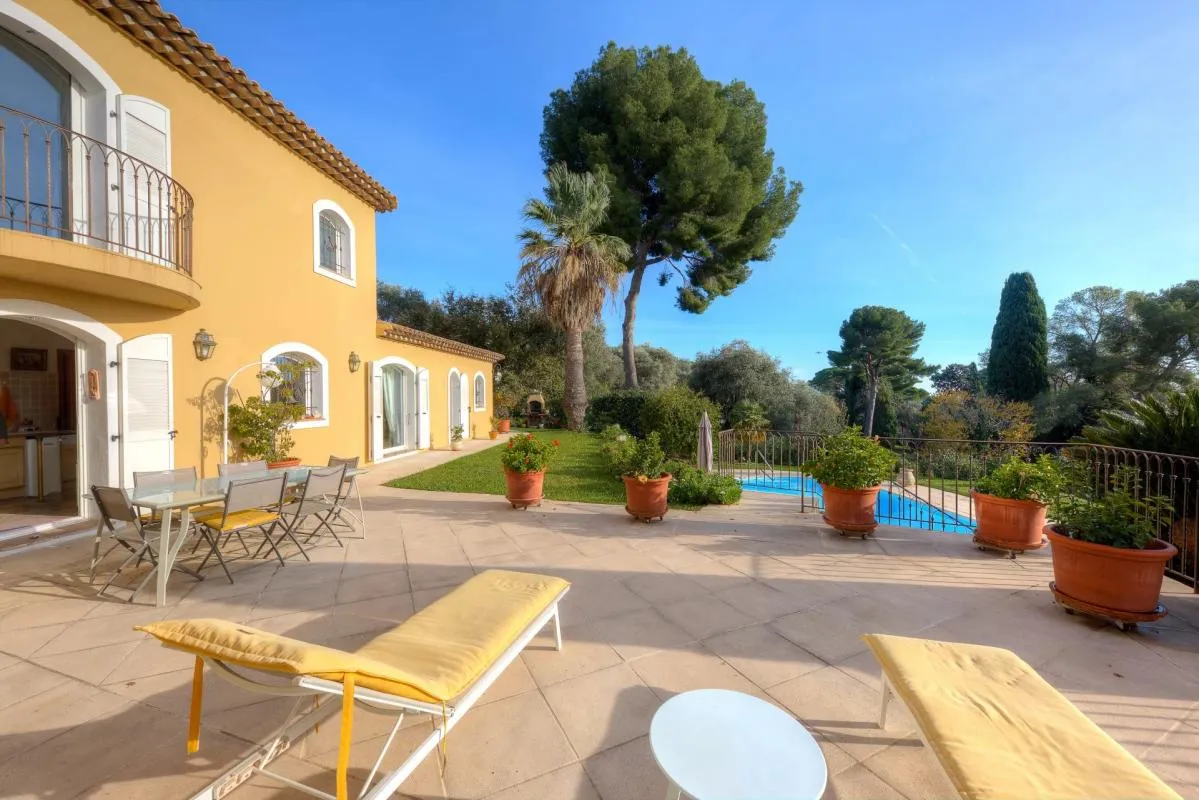 VILLA 7 PIECES 275M² - MUSEE RENOIR - CAGNES SUR MER