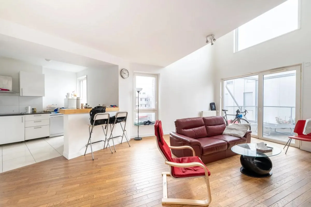 Appartement duplex 4 pièces de 101m2 avec terrasse - Paris 75019