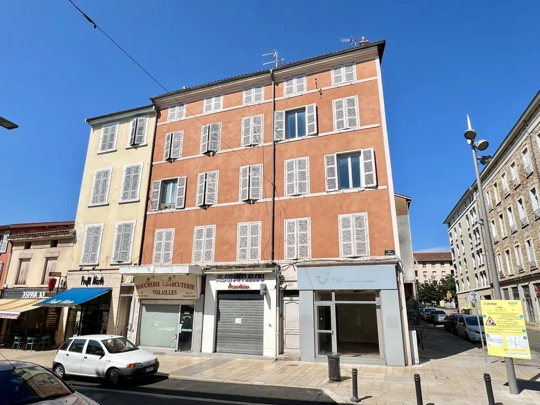 🔨 À VENDRE – Plateaux de 34,7 m² – Rue Nationale à VILLEFRANCHE S/S (Porte de BELLEVILLE)