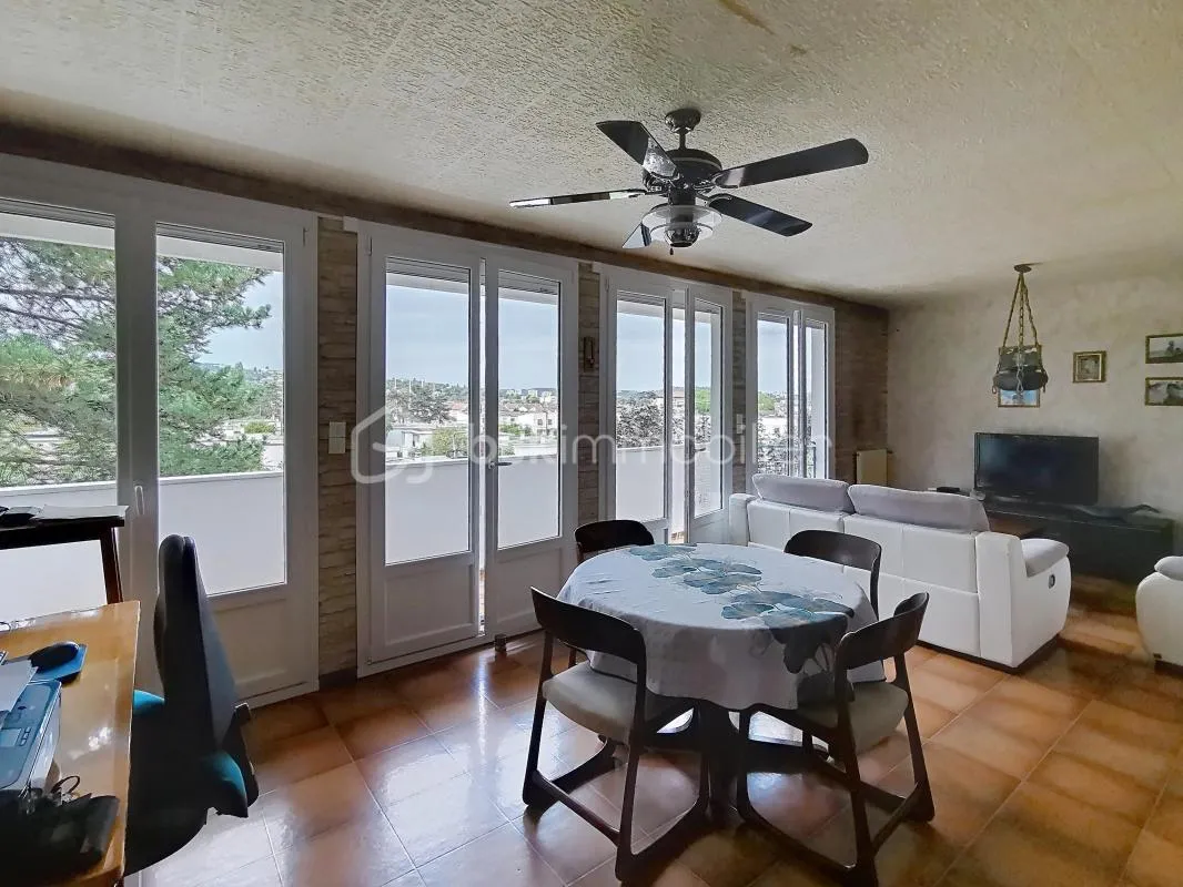 APPARTEMENT AVEC TERRASSE