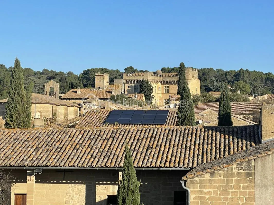 Immeuble de Caractère à Montaren-Saint-Médiers – Fort Potentiel Locatif ou Résidentiel