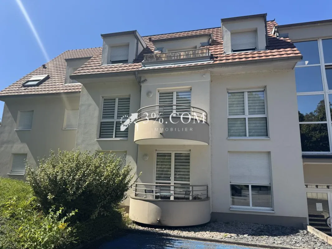 3%.COM - Bel Appartement 2 pièces avec balcon, parking et ca