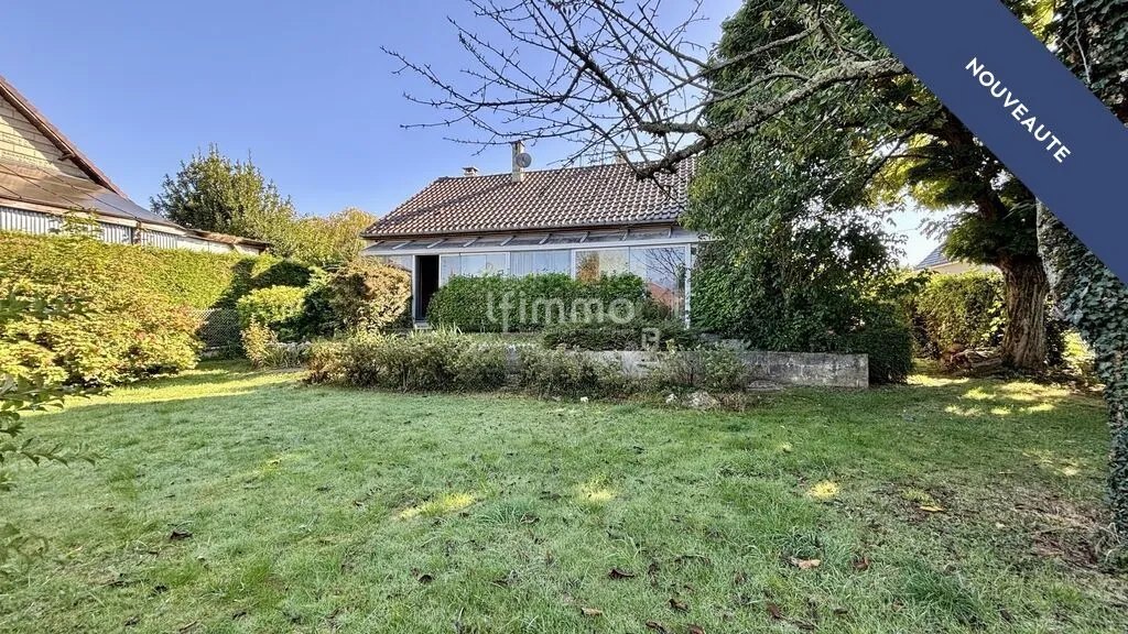 Maison de plain-pied avec 1072m2 de terrain, rare sur le secteur