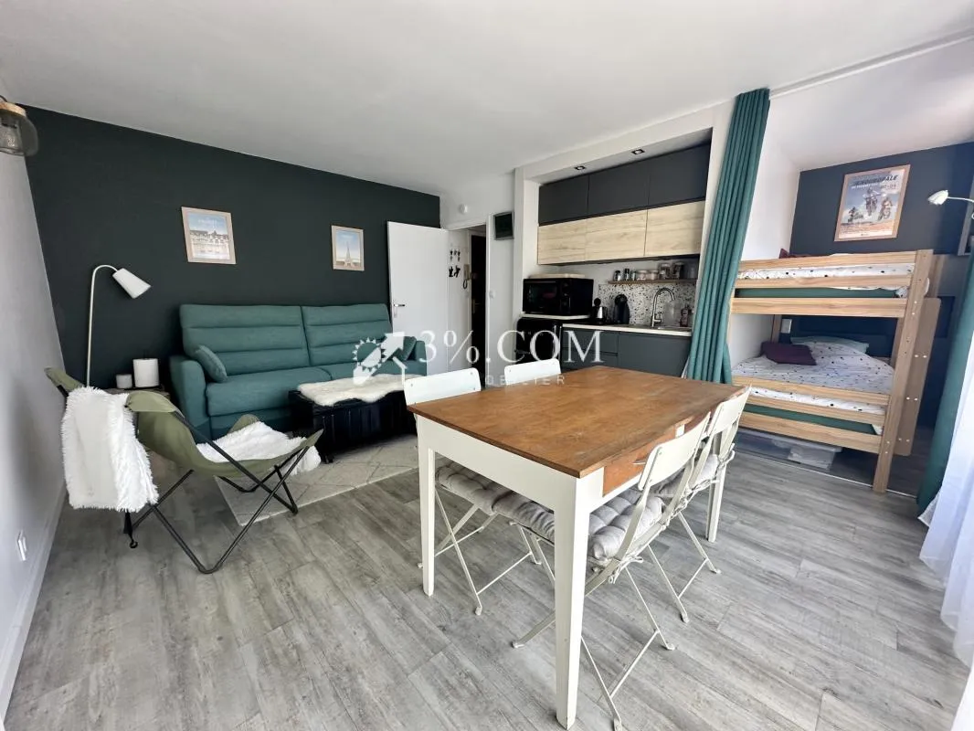 Studio cabine triangle d'or