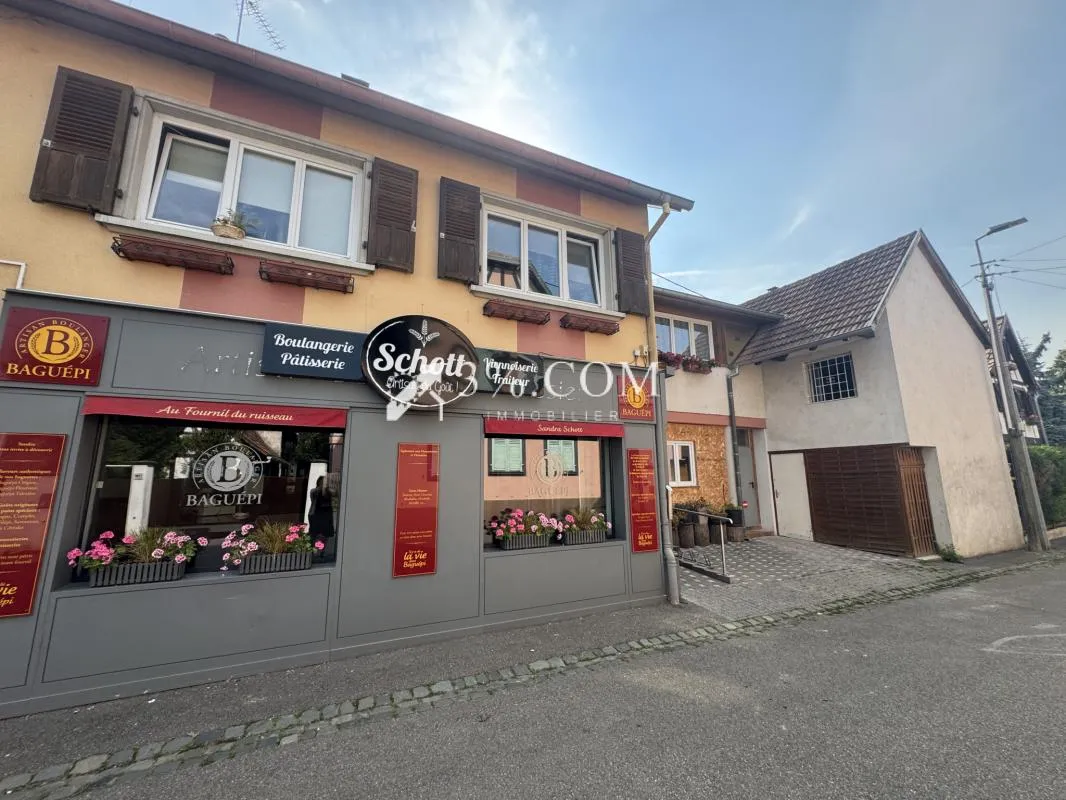 3%COM ensemble immobilier:  Local commercial avec logement a