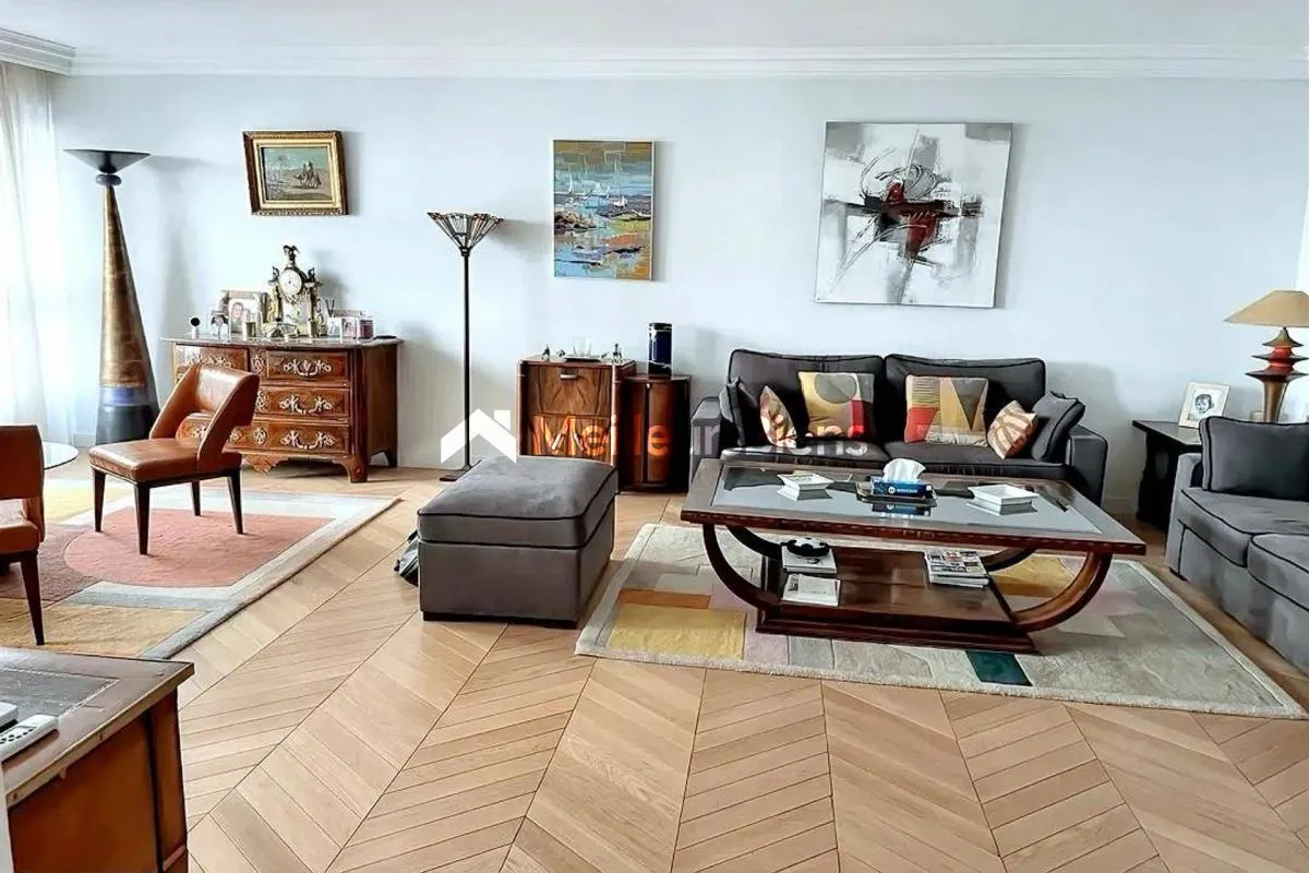 MAGNIFIQUE APPARTEMENT RENOVE IDEAL FAMILLE OU INVESTISSEUR