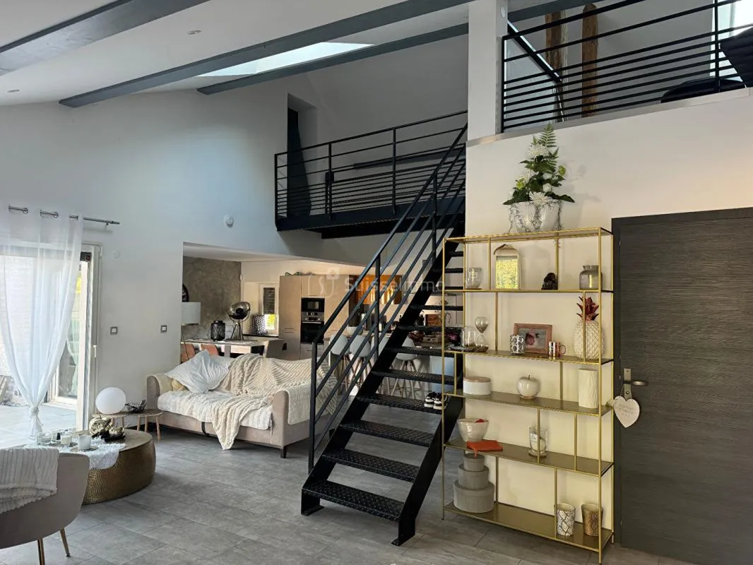 Maison en Pierre 5 pièce(s) 145 m2 avec piscine