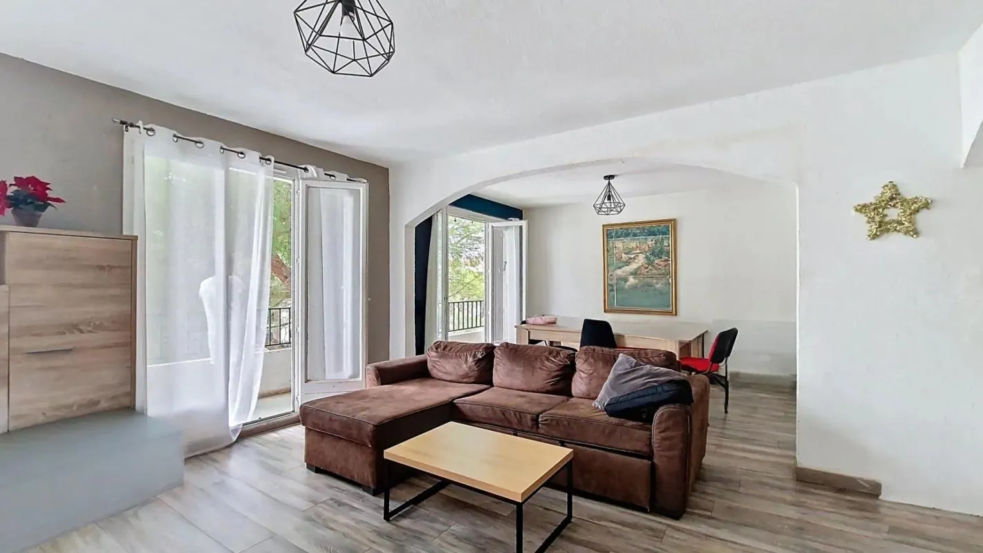 Appartement T5 - 115 m² - Entièrement meublé - Libre