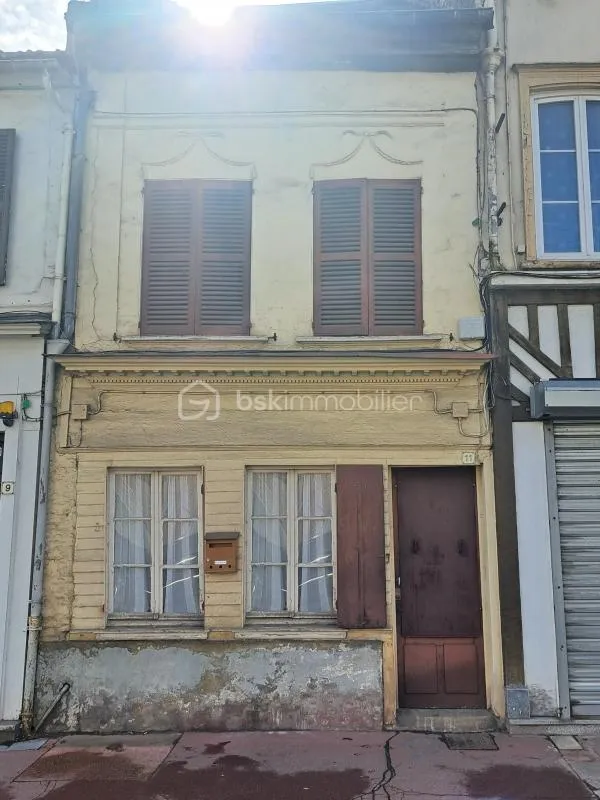 MAISON DE VILLE A RESTAURER A DEUX PAS DU CENTRE VILLE D'ABBEVILLE