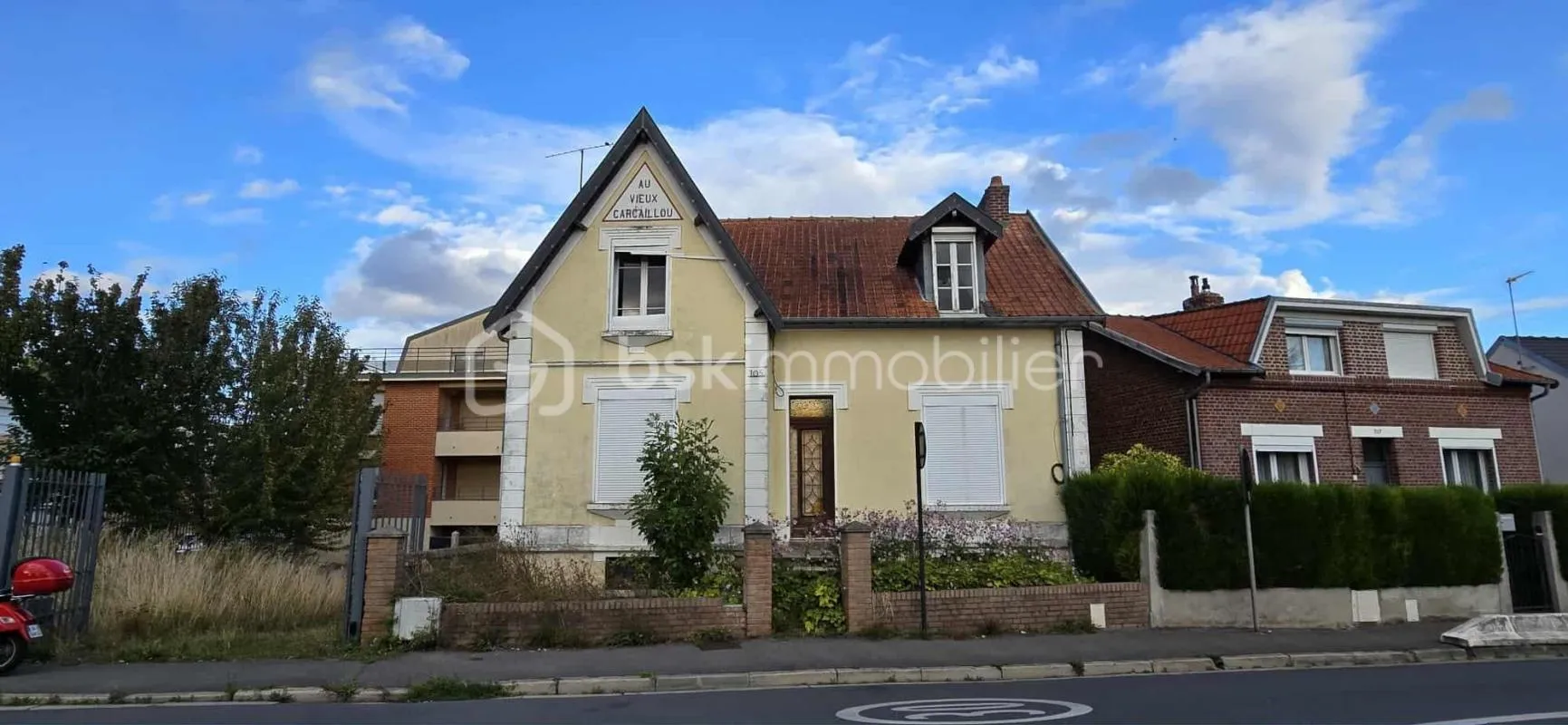 A vendre, Amiens Sud-Est, Maison individuelle à rénover avec double-garage