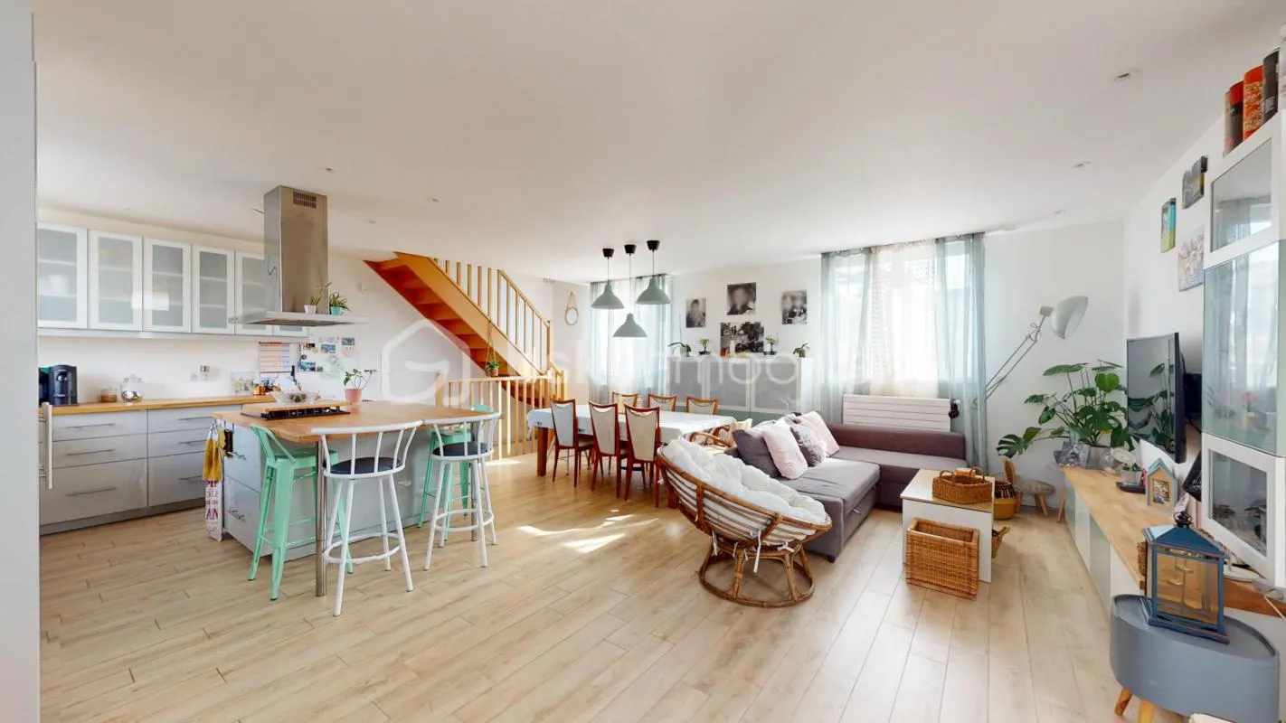 Maison familiale rénovée avec soin et confort- 4 chambres - sous-sol aménagé - dépendances