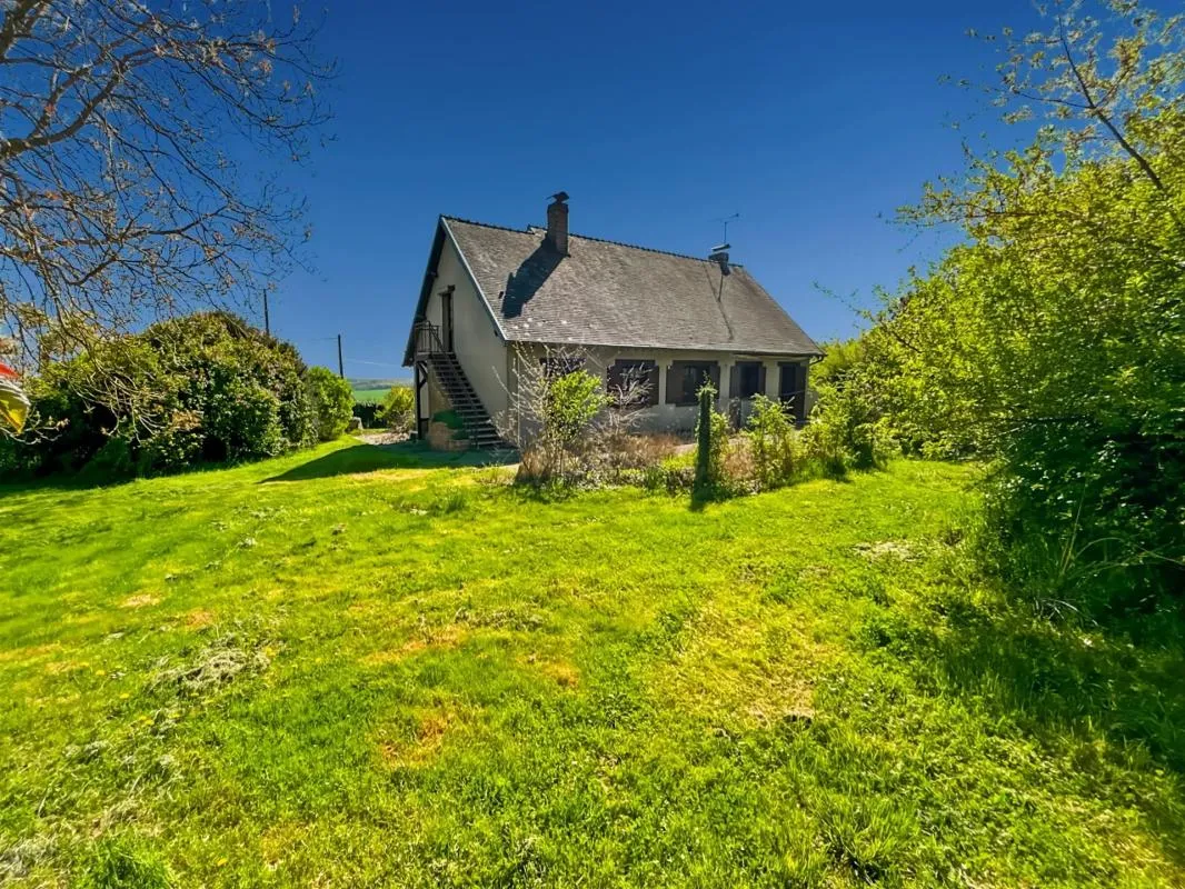 Maison familiale de 181m² avec terrain de 2500 m² à Triguères