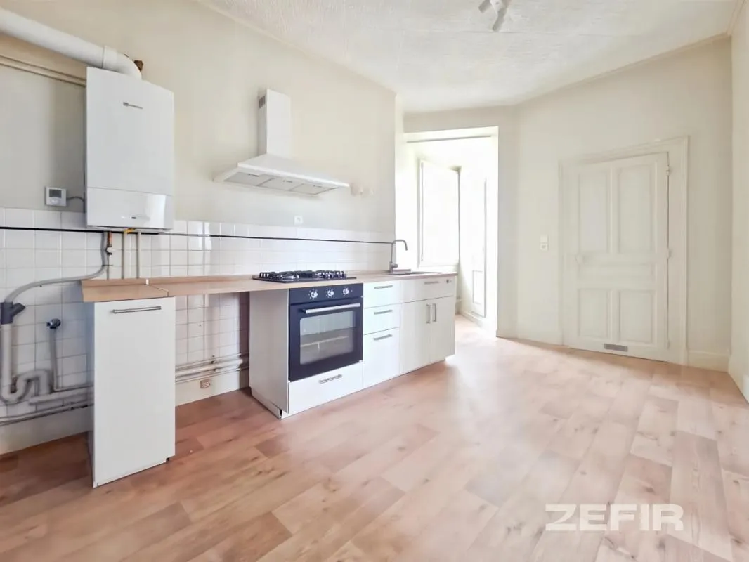 Appartement 2 pièces de 48 m² à vendre, situé à Dijon