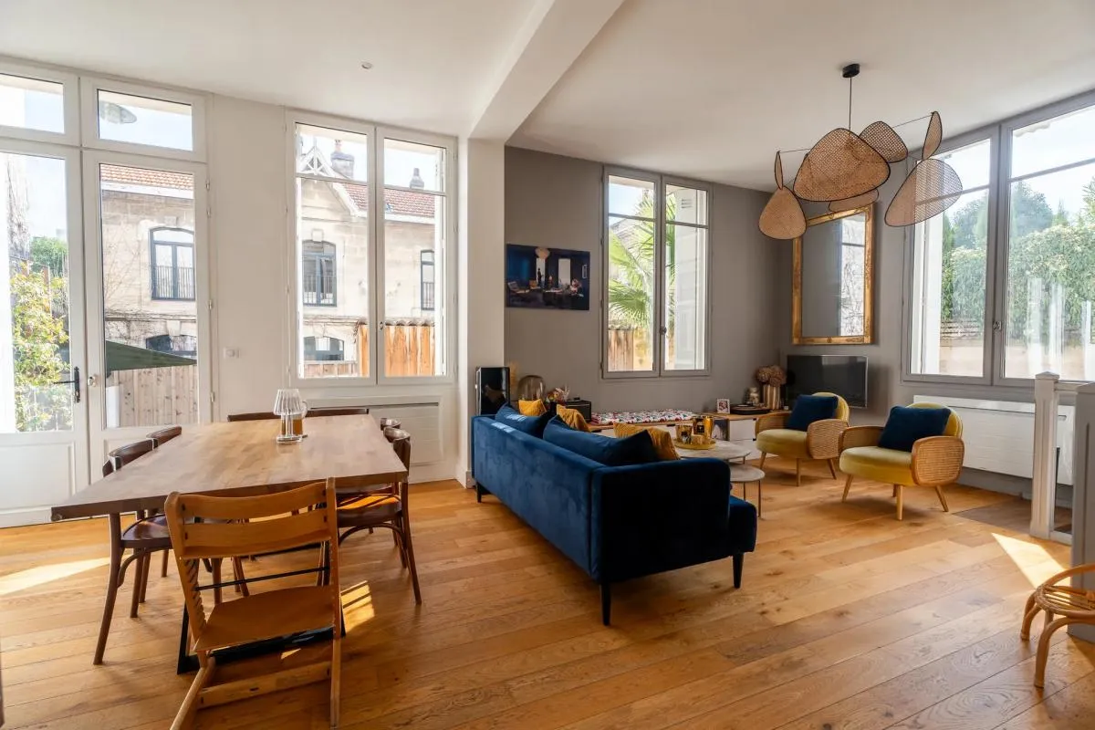 Appartement 4 pièces de 98m2 quartier Saint Genès Bordeaux