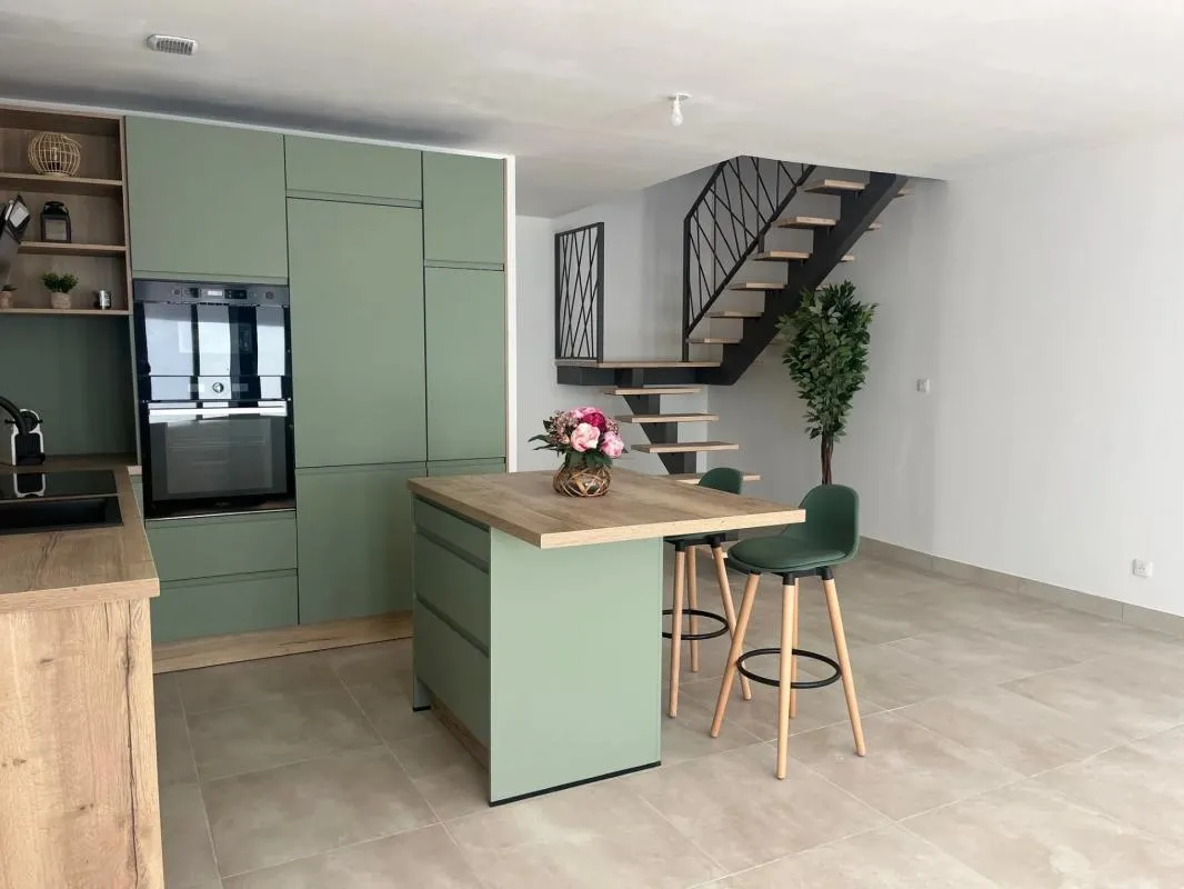 Maison de 4 pièces de 105 m2 en vente à Arles