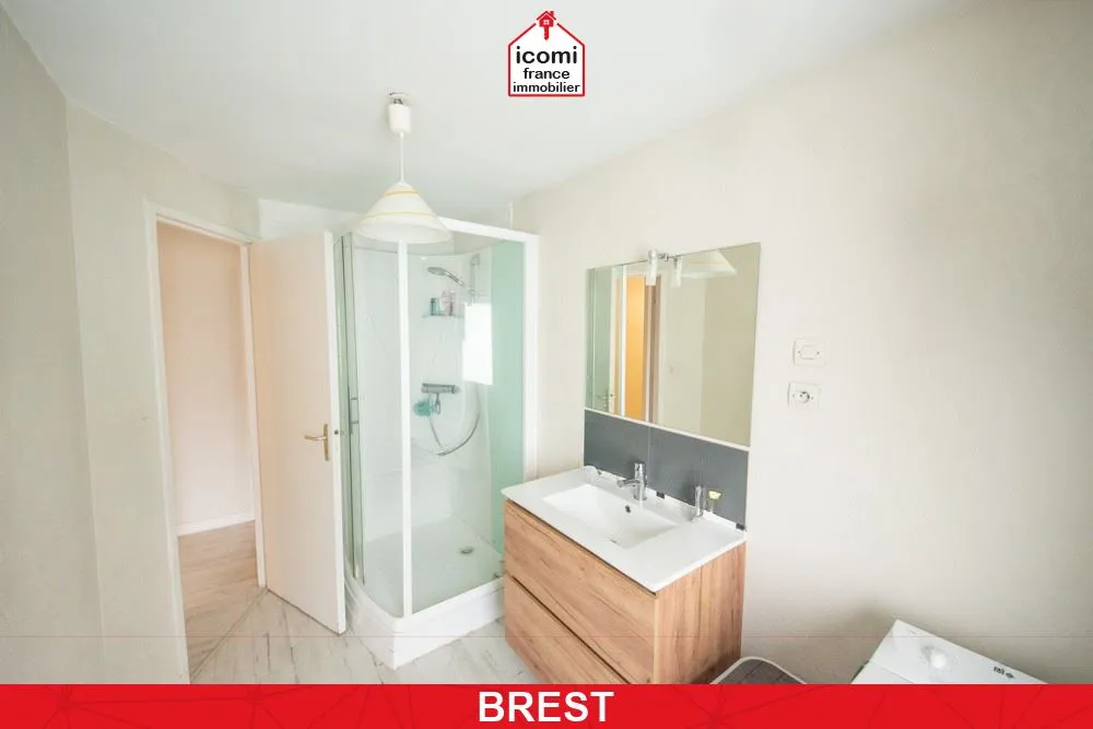 FINISTERE - Brest (29200) - - A VENDRE - APPARTEMENT - 3 PIECES - 53M² - SANS TRAVAUX - - STATIONNEMENT AISE AU PIED DE L'IMMEUBLE - INVESTISSEUR